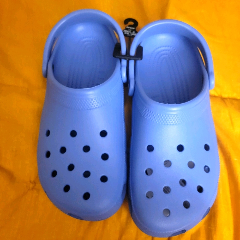 NWT Crocs size 9m/11w Roomy Fit!